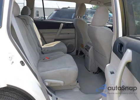 2010 Toyota Highlander Base V6 from USA, damaged, VIN 5TDBK3EHXAS024792